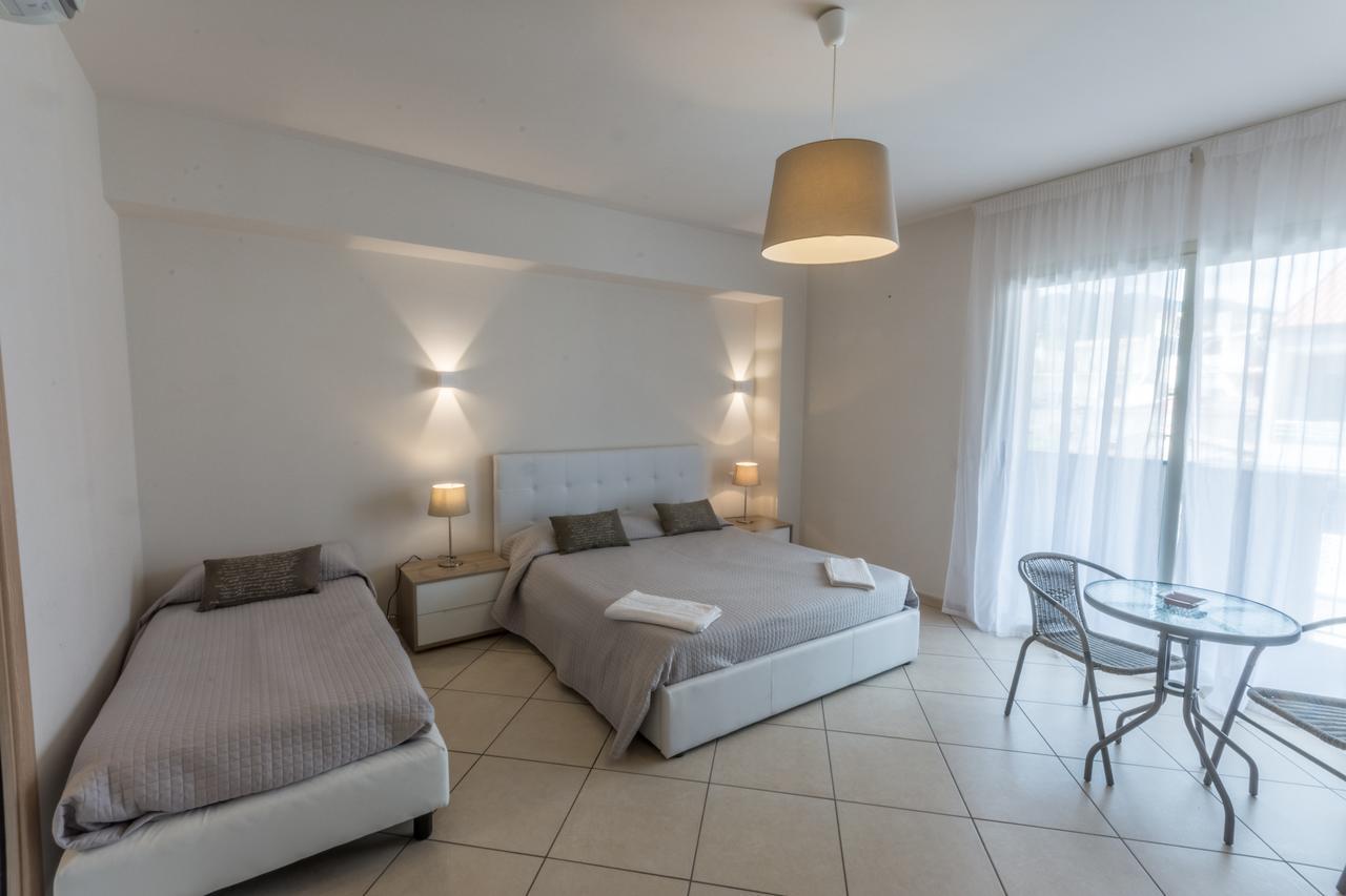 Bed and Breakfast Riva Del Sol Santa Teresa Di Riva Exterior foto